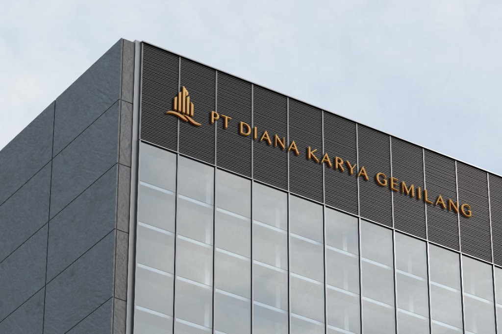 Gedung PT Diana Karya Gemilang dengan papan nama emas